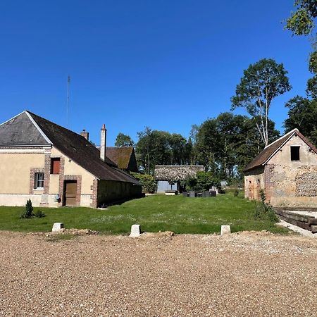 Gite A La Ferme De Sainte Radegonde Lanneray Exteriér fotografie