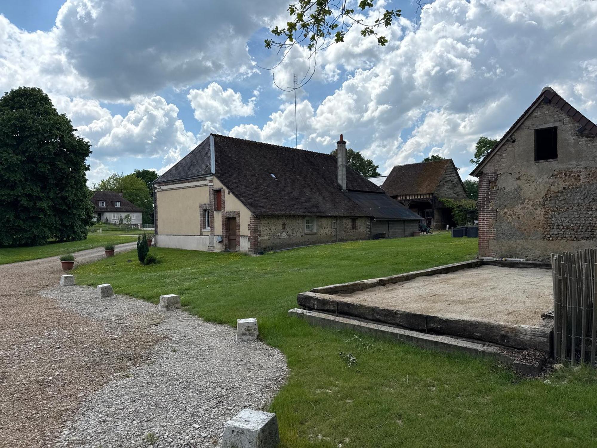 Gite A La Ferme De Sainte Radegonde Lanneray Exteriér fotografie